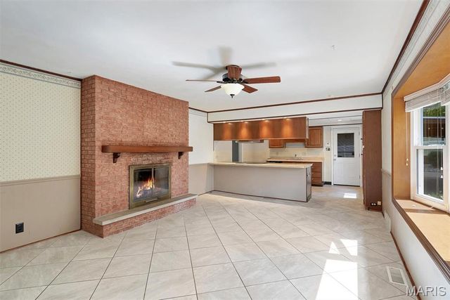 12205 Renwick Drive, St Louis, MO 63128