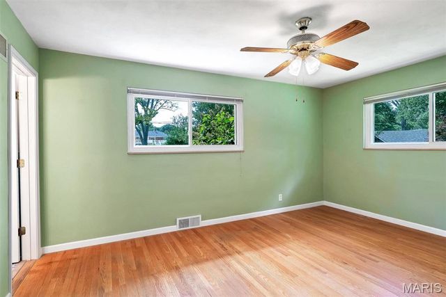 12205 Renwick Drive, St Louis, MO 63128