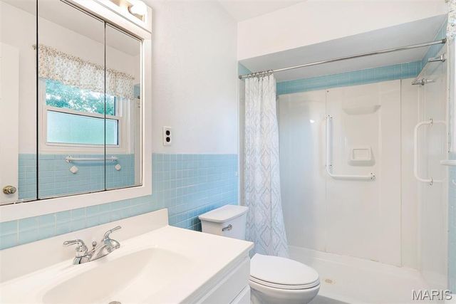 12205 Renwick Drive, St Louis, MO 63128