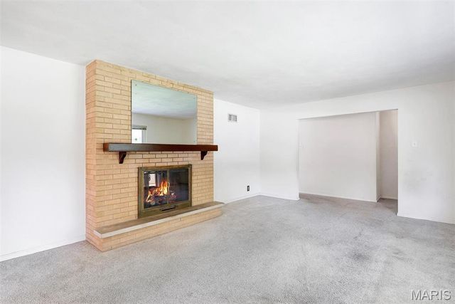 12205 Renwick Drive, St Louis, MO 63128