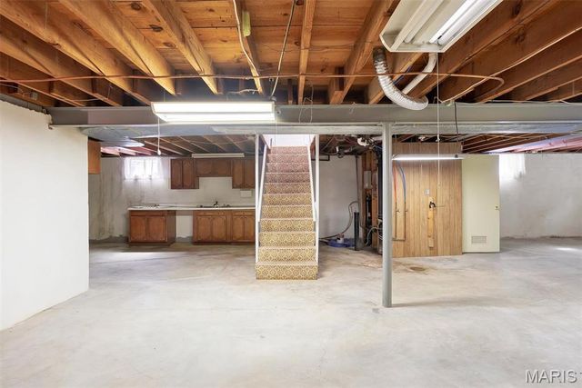 12205 Renwick Drive, St Louis, MO 63128