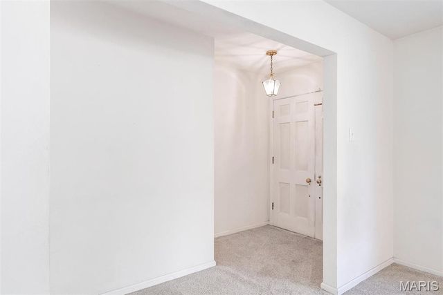 12205 Renwick Drive, St Louis, MO 63128