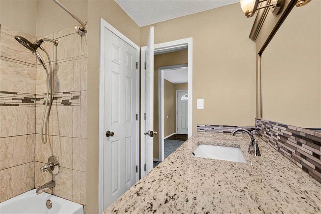 1916 NW Cherry Ave, Lawton, OK 73507