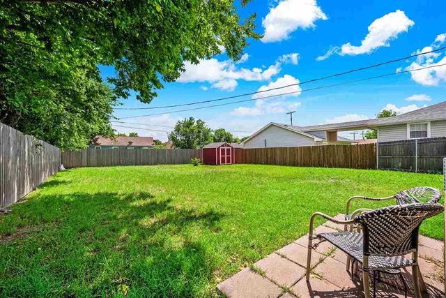 1916 NW Cherry Ave, Lawton, OK 73507