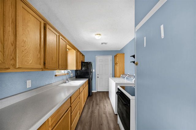 1916 NW Cherry Ave, Lawton, OK 73507