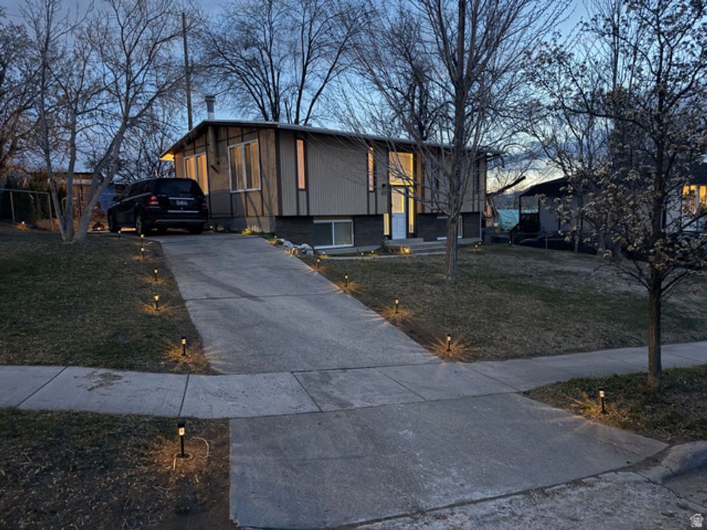 173 DURDHAM LN, Sandy, UT 84070