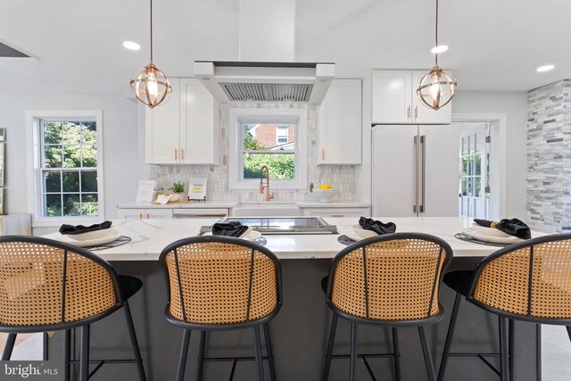 617 GREENBRIER DR, Silver Spring, MD 20910