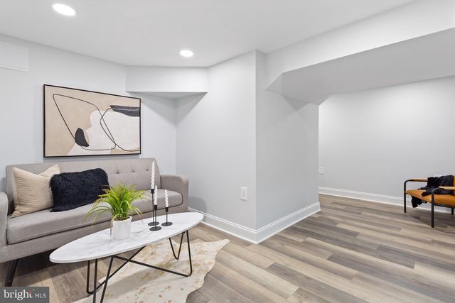 617 GREENBRIER DR, Silver Spring, MD 20910