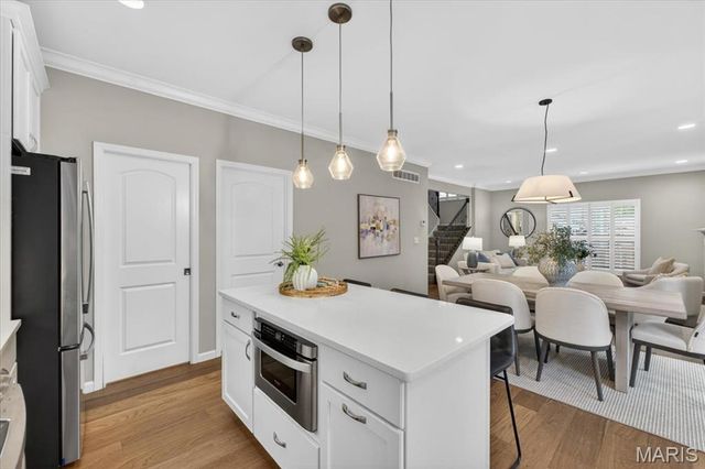 10465 Savannah Avenue, St Louis, MO 63131