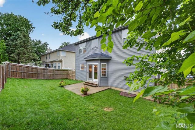 10465 Savannah Avenue, St Louis, MO 63131
