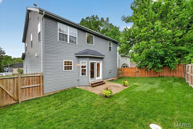 10465 Savannah Avenue, St Louis, MO 63131