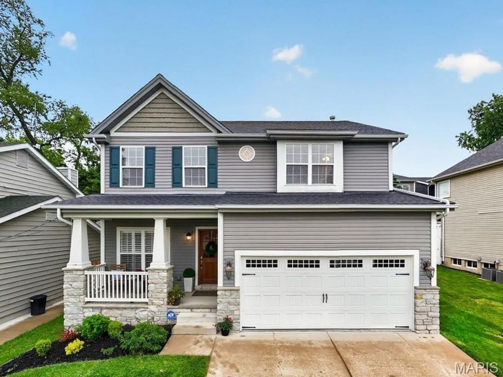 10465 Savannah Avenue, St Louis, MO 63131