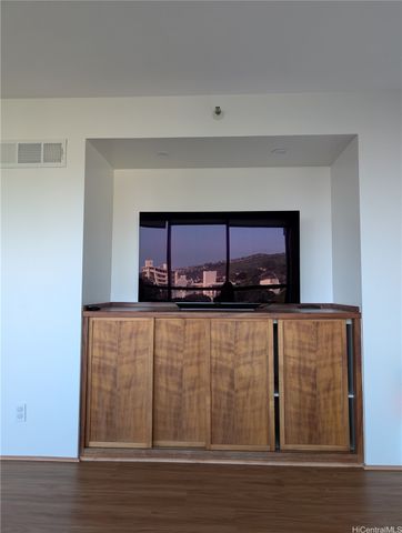 1525 Wilder Avenue 1004, Honolulu, HI 96822