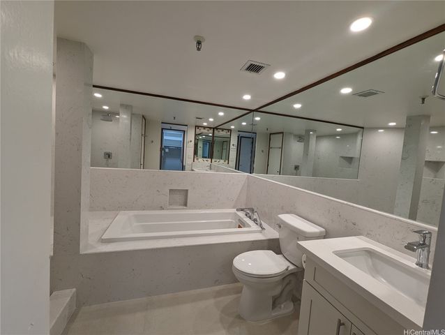 1525 Wilder Avenue 1004, Honolulu, HI 96822