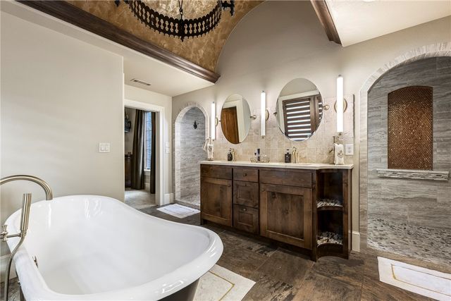 3800 W Norwood Place, Fayetteville, AR 72704