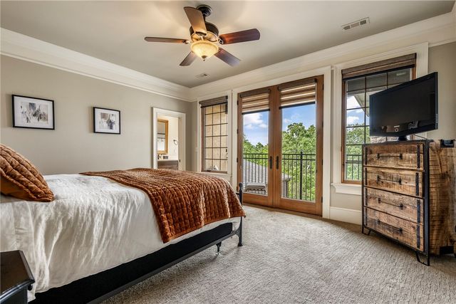 3800 W Norwood Place, Fayetteville, AR 72704