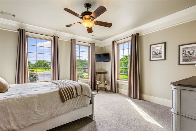 3800 W Norwood Place, Fayetteville, AR 72704