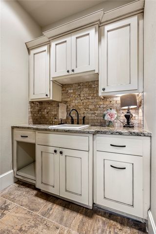 3800 W Norwood Place, Fayetteville, AR 72704