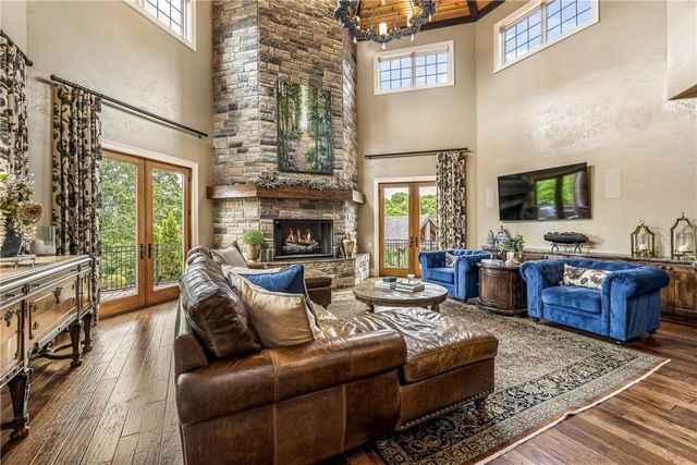 3800 W Norwood Place, Fayetteville, AR 72704