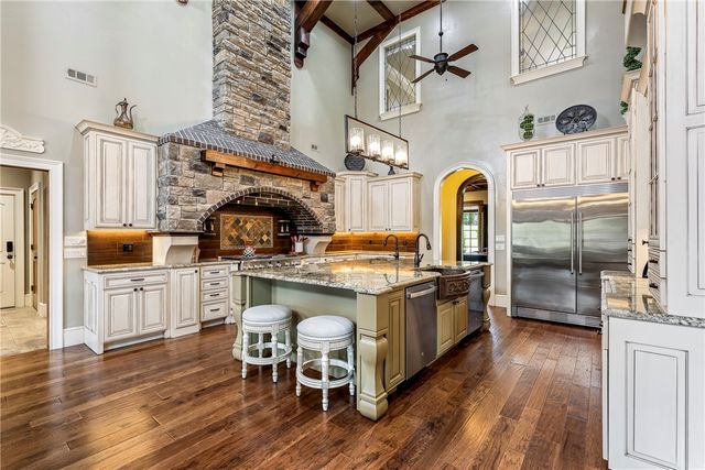 3800 W Norwood Place, Fayetteville, AR 72704