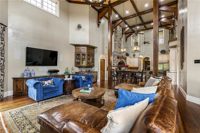 3800 W Norwood Place, Fayetteville, AR 72704