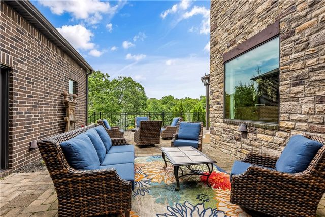 3800 W Norwood Place, Fayetteville, AR 72704