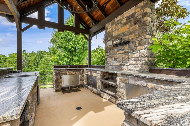 3800 W Norwood Place, Fayetteville, AR 72704