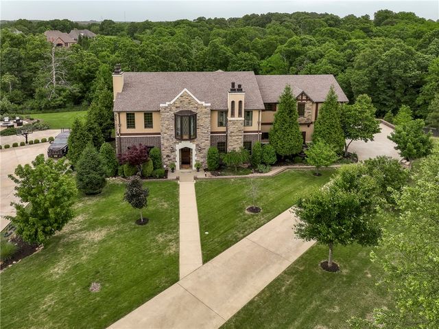 3800 W Norwood Place, Fayetteville, AR 72704