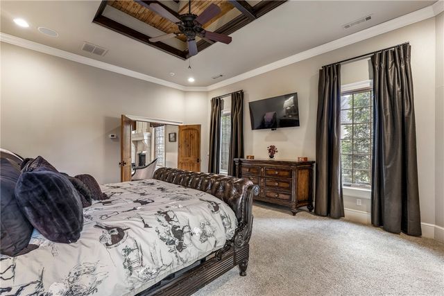 3800 W Norwood Place, Fayetteville, AR 72704