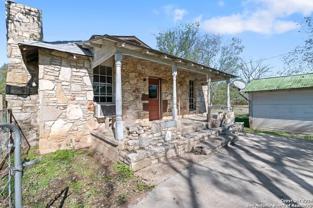 6268 Highway 27, Center Point, TX 78010