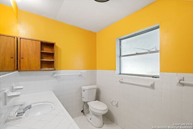 6268 Highway 27, Center Point, TX 78010