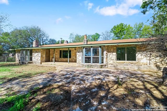 6268 Highway 27, Center Point, TX 78010