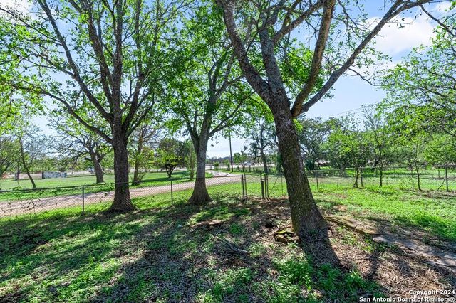 6268 Highway 27, Center Point, TX 78010