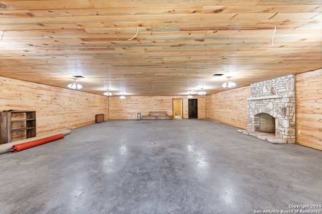 6268 Highway 27, Center Point, TX 78010