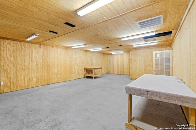 6268 Highway 27, Center Point, TX 78010