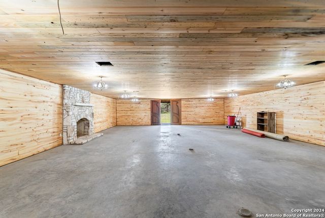 6268 Highway 27, Center Point, TX 78010