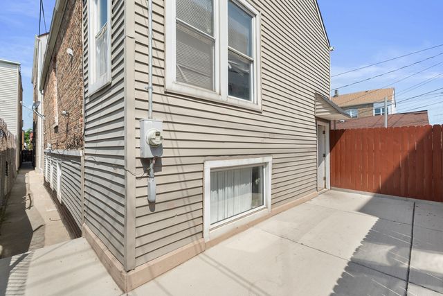 2539 S Sawyer Avenue, Chicago, IL 60623