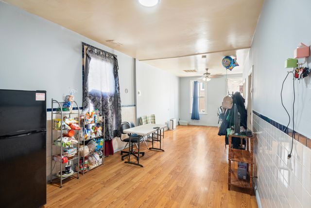 2539 S Sawyer Avenue, Chicago, IL 60623