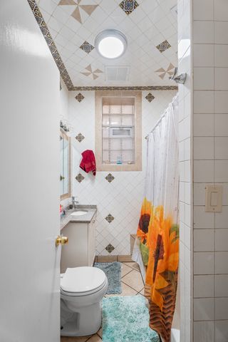 2539 S Sawyer Avenue, Chicago, IL 60623