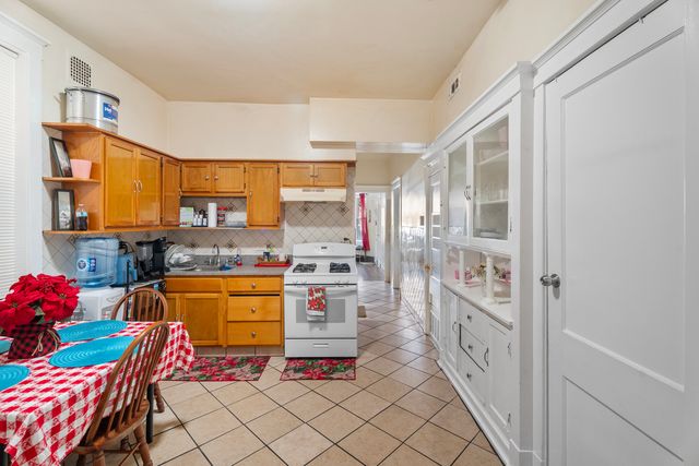 2539 S Sawyer Avenue, Chicago, IL 60623