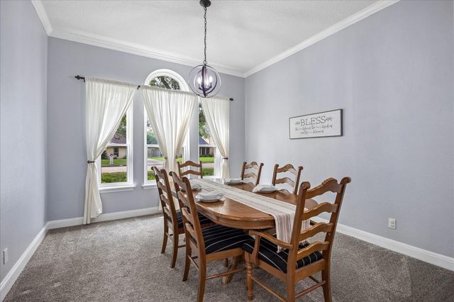 202 W Larkspur Drive, Alvin, TX 77511