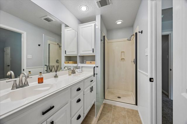 202 W Larkspur Drive, Alvin, TX 77511