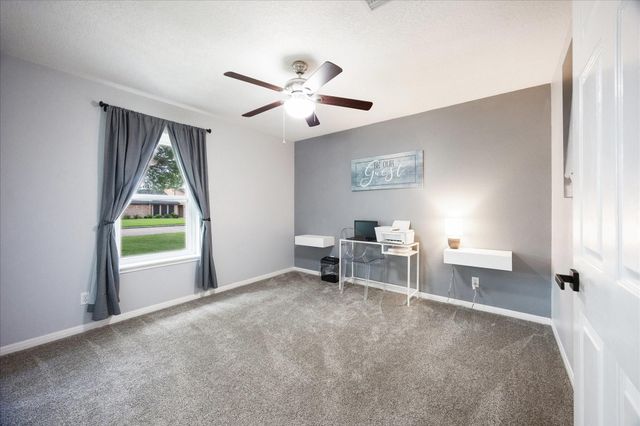 202 W Larkspur Drive, Alvin, TX 77511