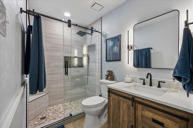 202 W Larkspur Drive, Alvin, TX 77511