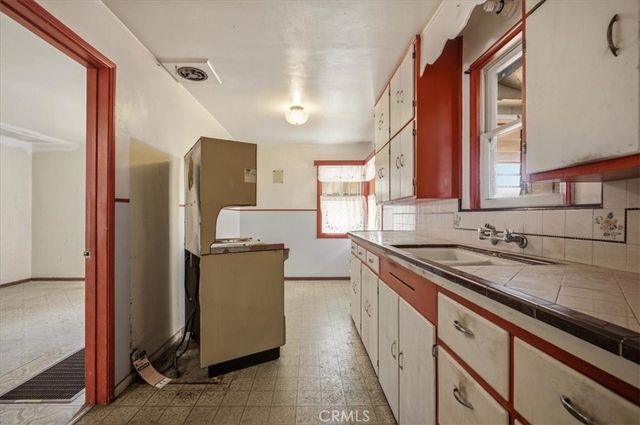 249 N 10th, Upland, CA 91786