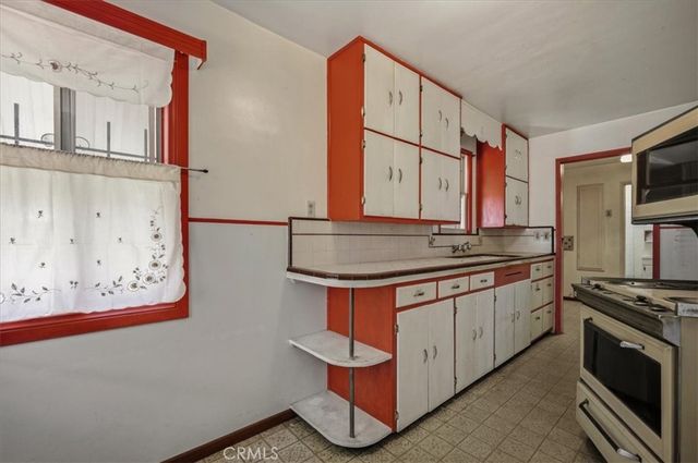 249 N 10th, Upland, CA 91786