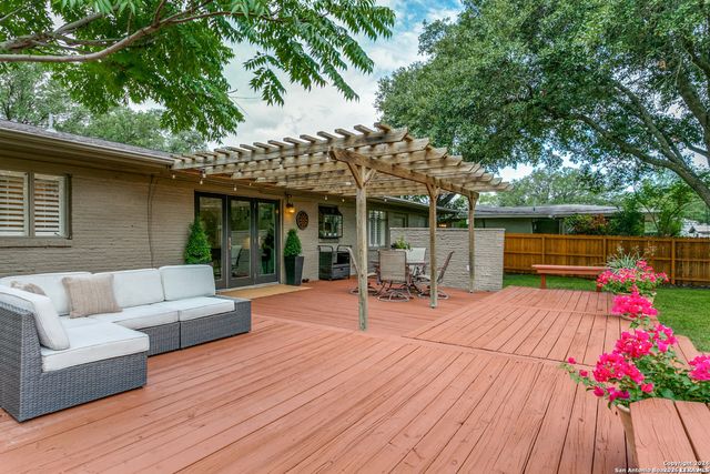 423 NORTHRIDGE DR, San Antonio, TX 78209