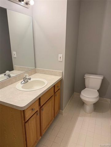 56567 Scotland Boulevard, Utica, MI 48316