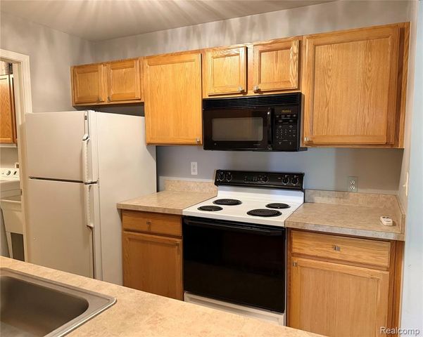 56567 Scotland Boulevard, Utica, MI 48316