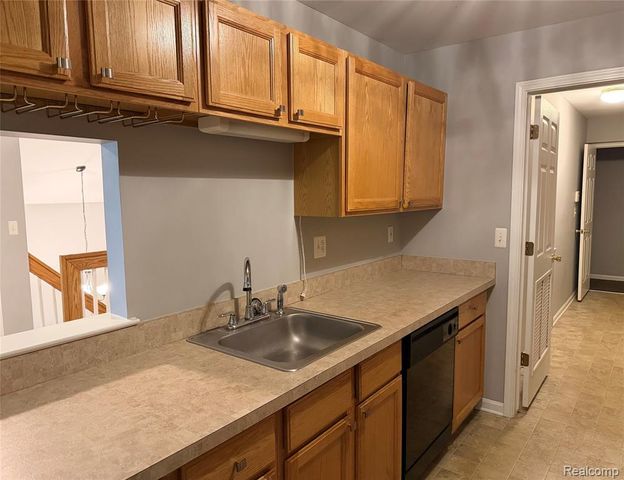 56567 Scotland Boulevard, Utica, MI 48316